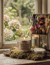 Load image into Gallery viewer, Dark Honey &amp; Tobacco Artisan Soy Candle